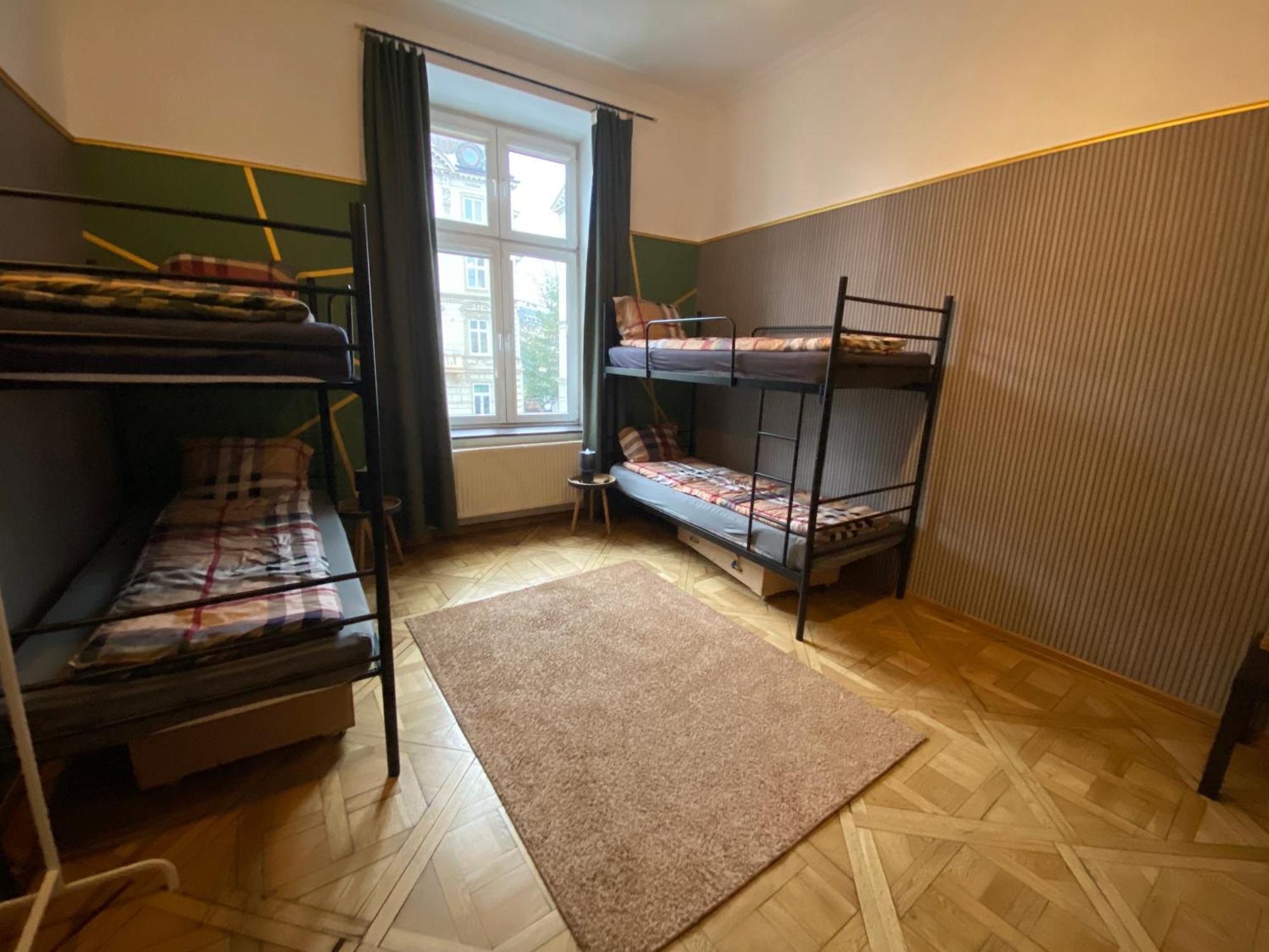 Hostel Uno-No Alkohol! Age Limit From 18 Until 55! — Zdjęcia 3
